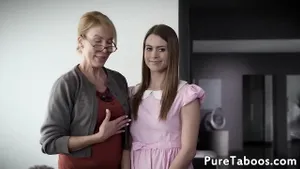 Belle-fille suce profond la bite de son beau-père