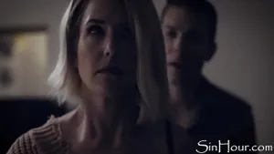 Belle-mère chantée baise son beau-fils régulièrement